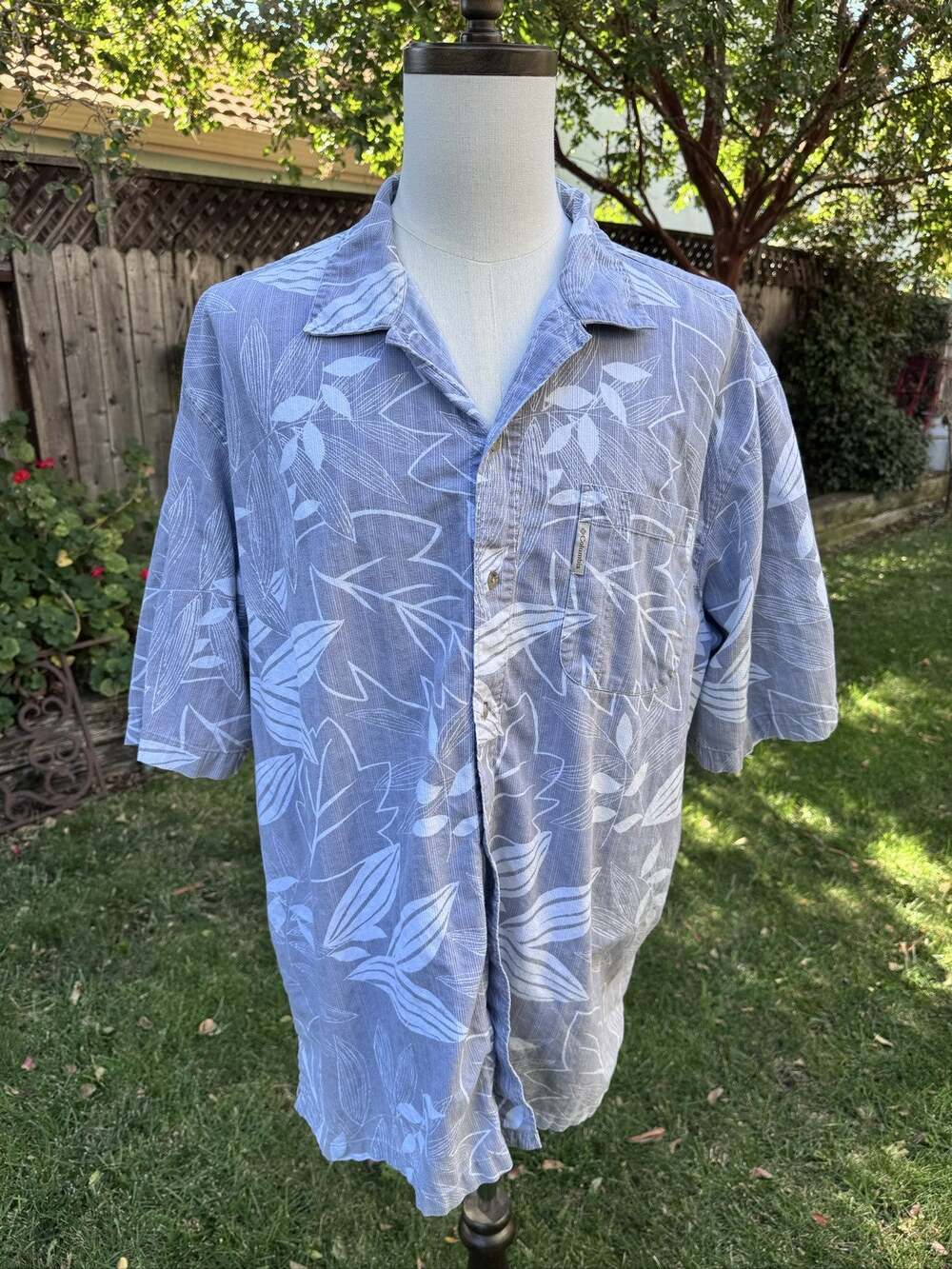Vintage Columbia Men XL Button Down Shirt Blue Leaf Print Cotton *Flaw*